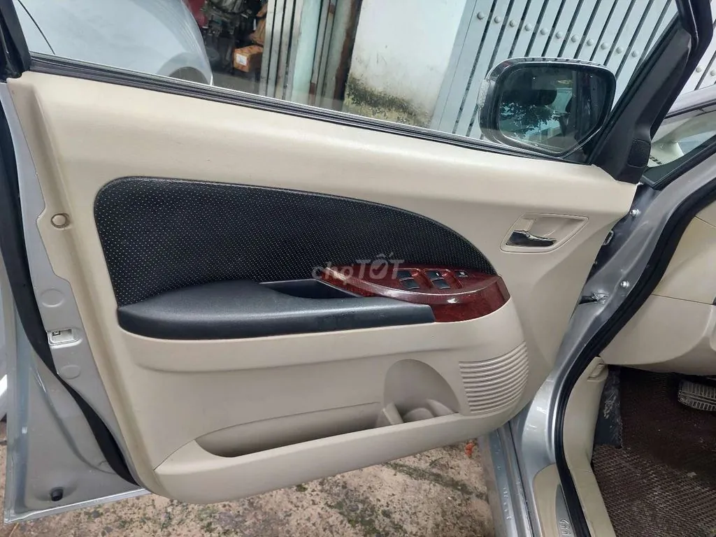 Mitsubishi Grandis 2008 photo 4
