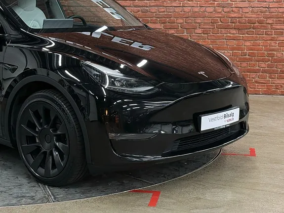 Tesla Model Y 2022 photo 2