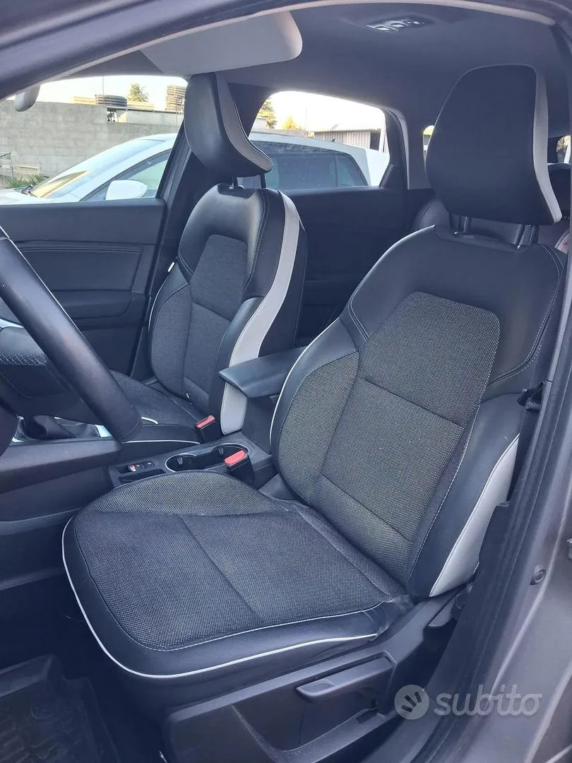 Renault Captur 2023 photo 4