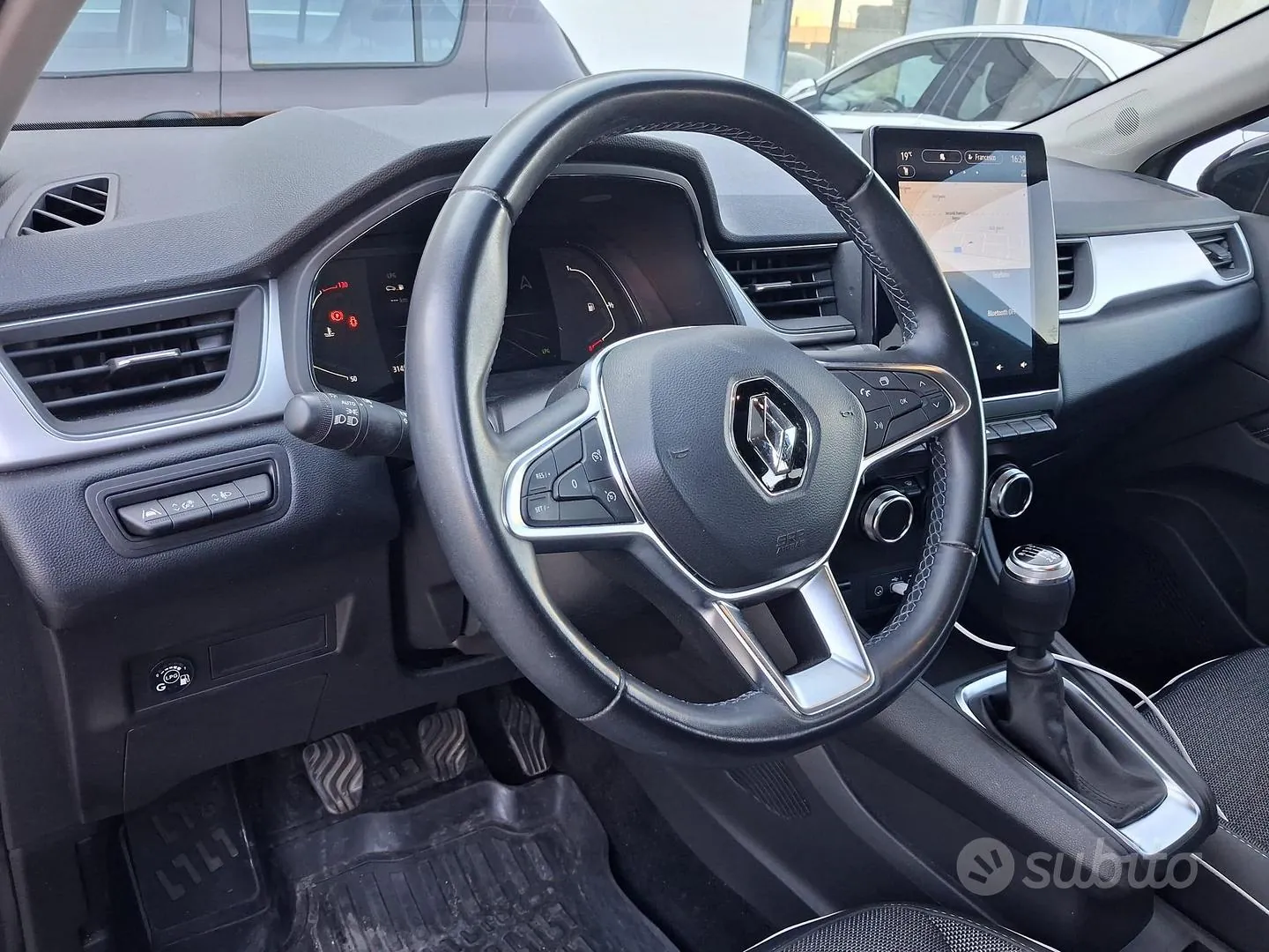 Renault Captur 2023 photo 2