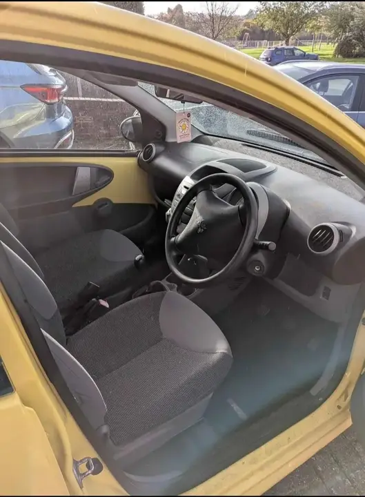 Peugeot 107 2008 photo 3