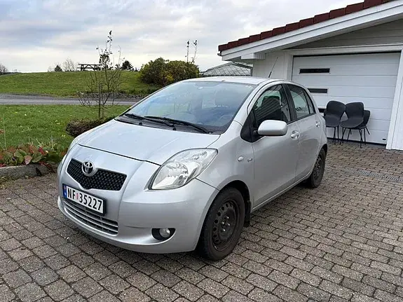 Toyota Yaris 2008 photo 2