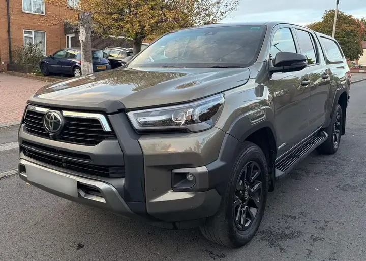 Toyota Hilux 2023 photo 3
