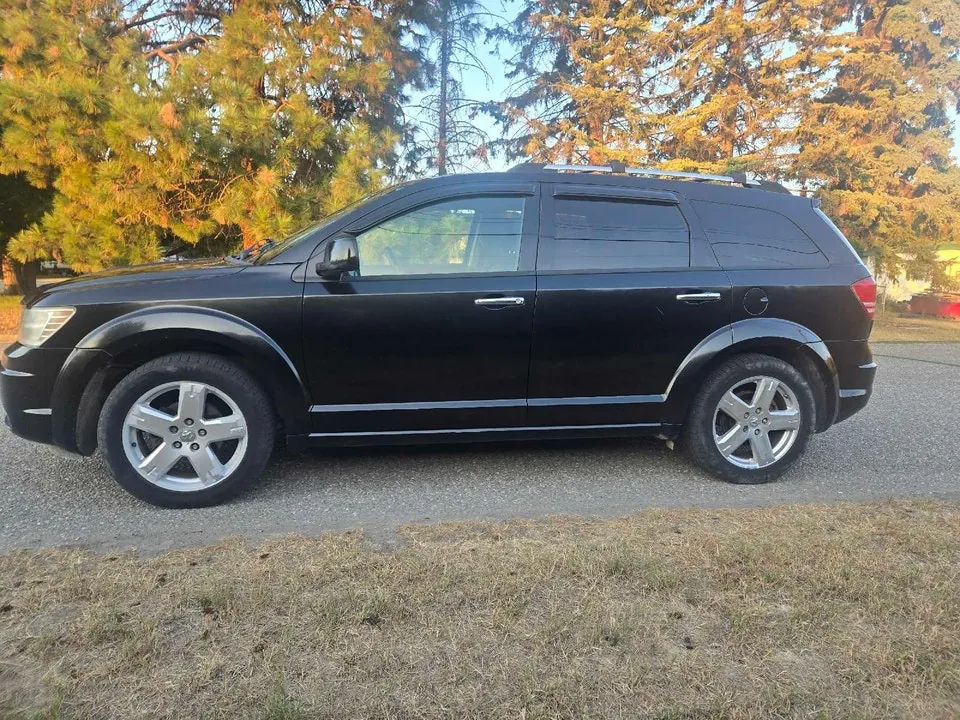 Dodge Journey 2010 photo 2