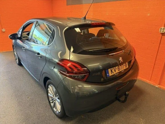 Peugeot 208 2016 photo 3