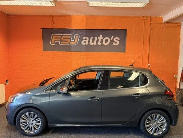Peugeot 208 2016 photo 2