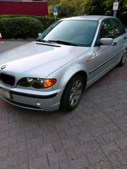 BMW 318I