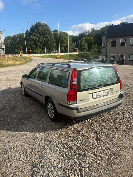 Volvo V70 2002 photo 2