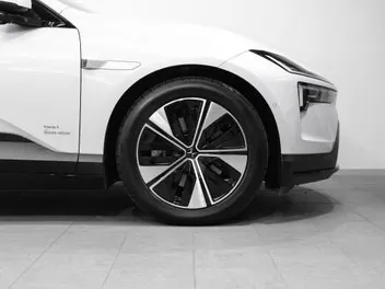 Polestar 4 2025 photo 4