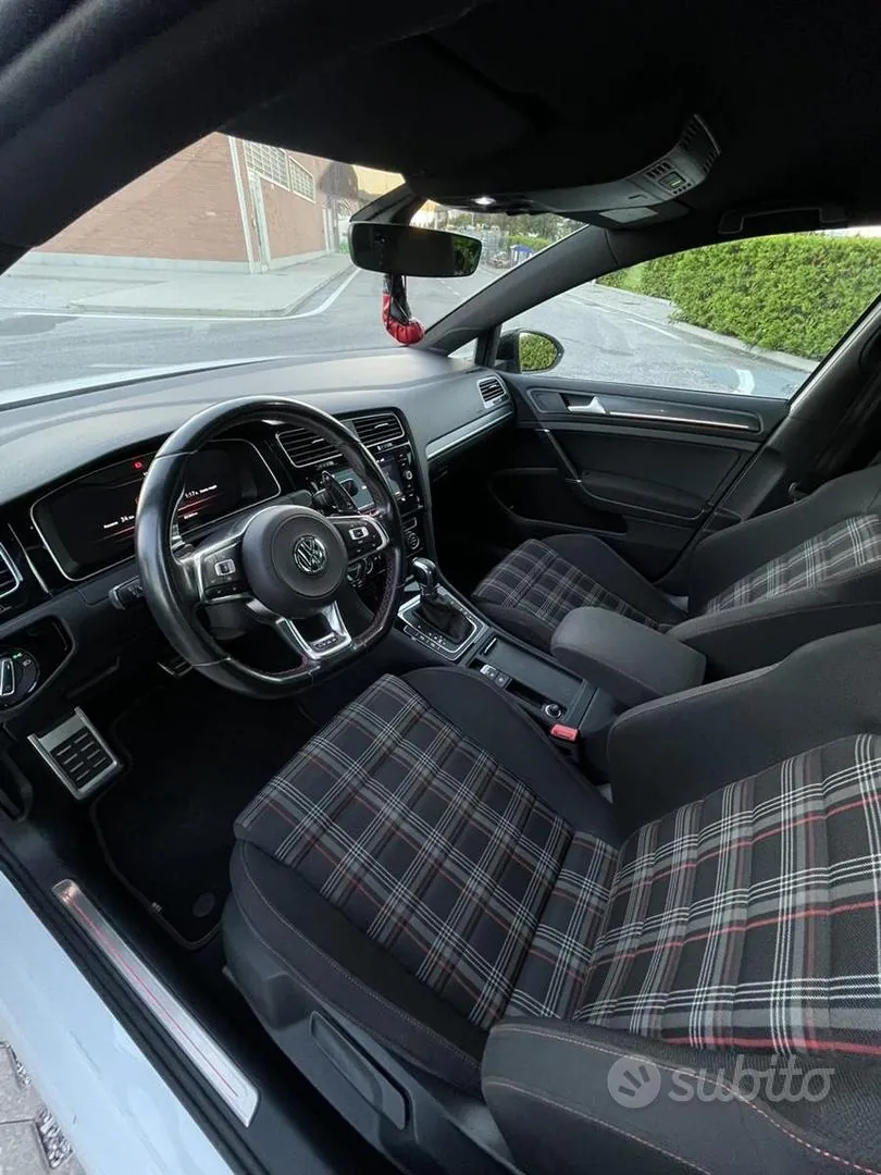 Volkswagen Golf Gti 2024 photo 5