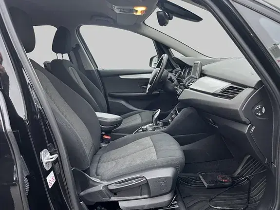 BMW 218D 2019 photo 4