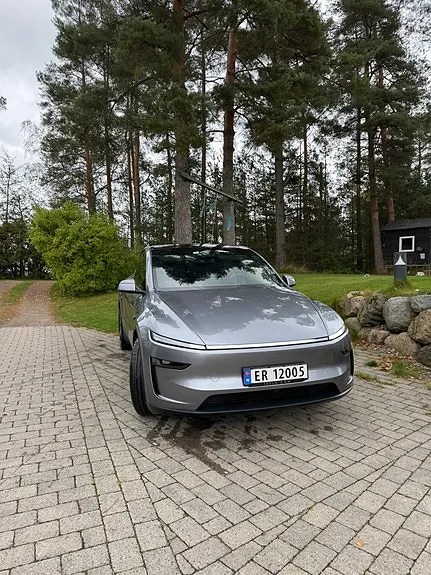Tesla Model Y 2026 photo 3