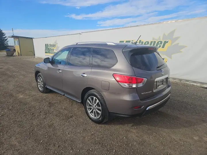 Nissan Pathfinder 2014 photo 2