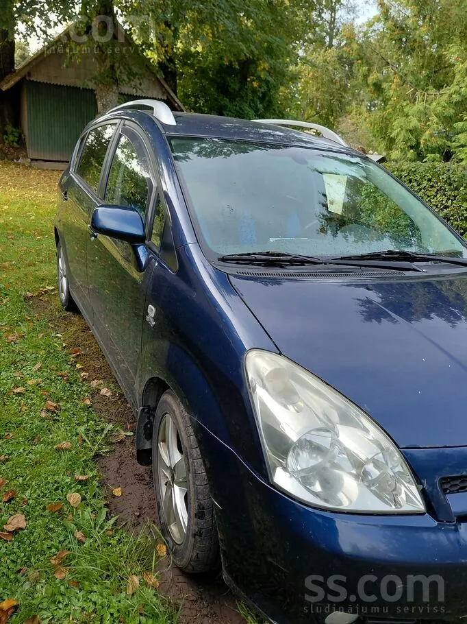 Toyota Corolla Verso 2005 photo 2