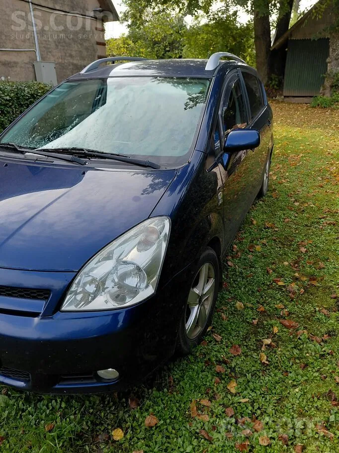 Toyota Corolla Verso 2005 photo 3