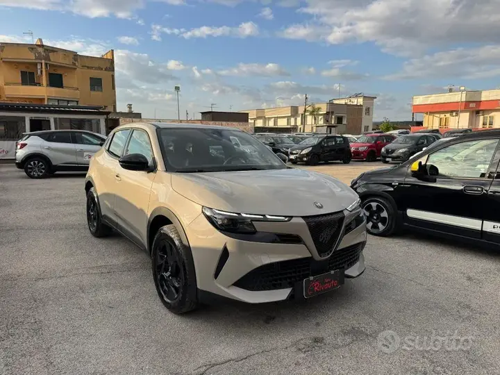 Alfa Romeo Junior 2025 photo 3