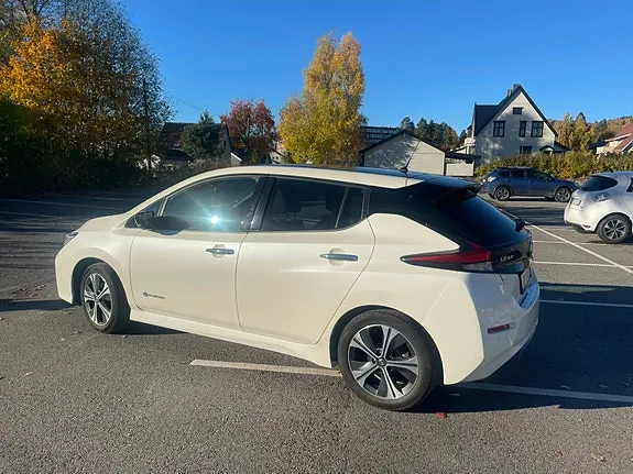 Nissan Leaf 2018 photo 2