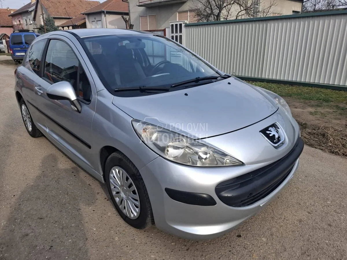 Peugeot 207 2007 photo 3