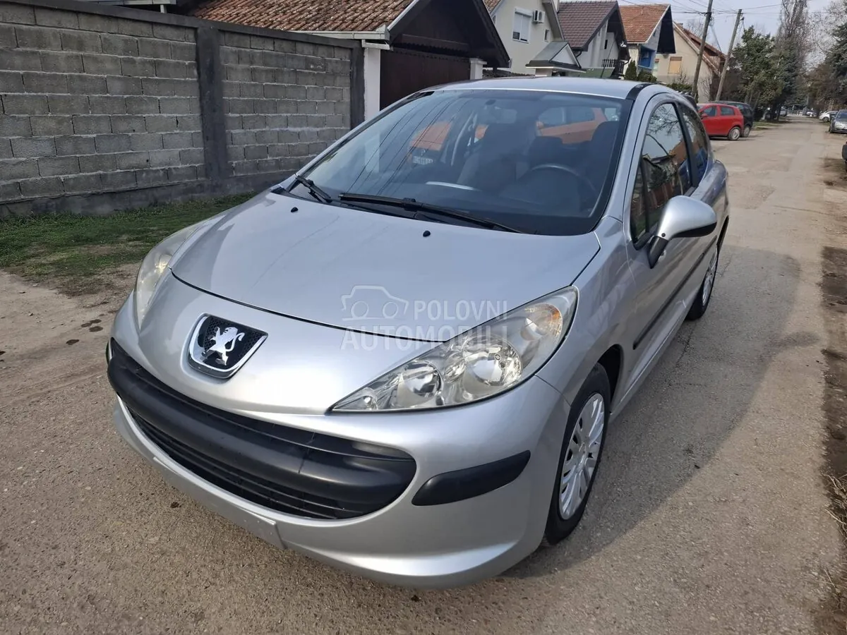 Peugeot 207 2007 photo 2