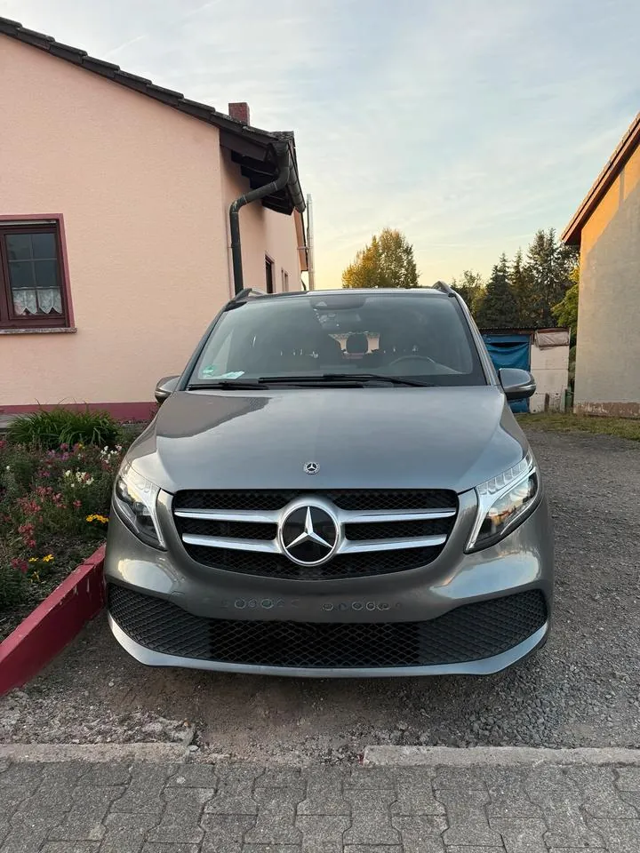 Mercedes-Benz V250