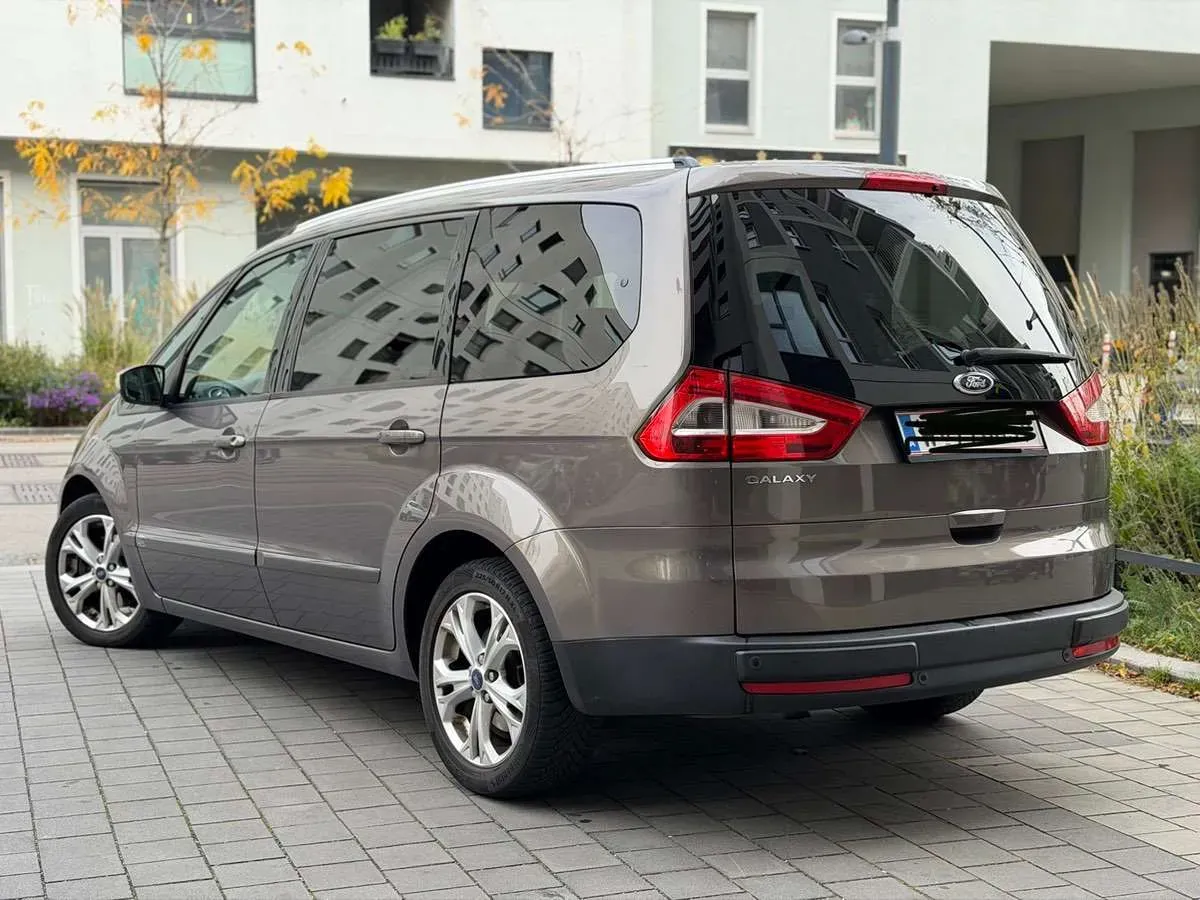 Ford Galaxy 2012 photo 2