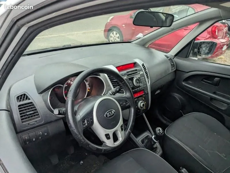 Kia Venga 2013 photo 5