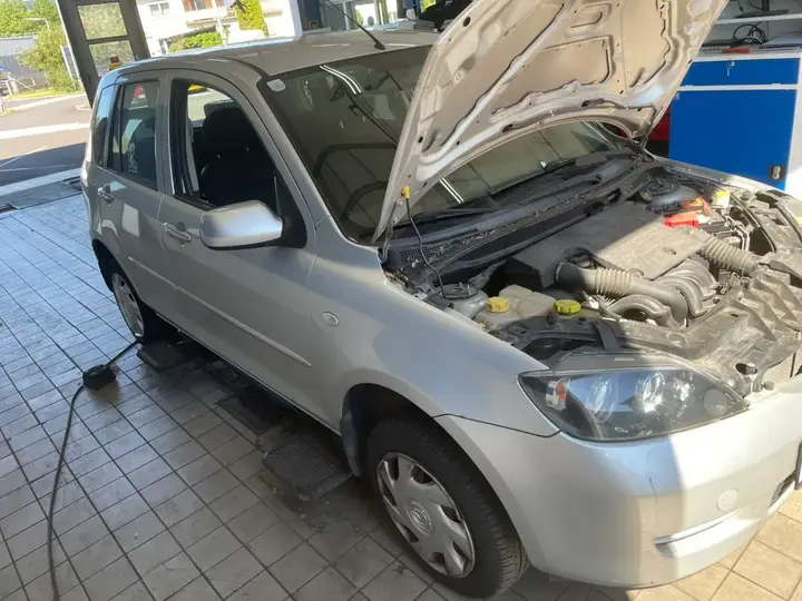 Mazda Mazda2 2006 photo 2
