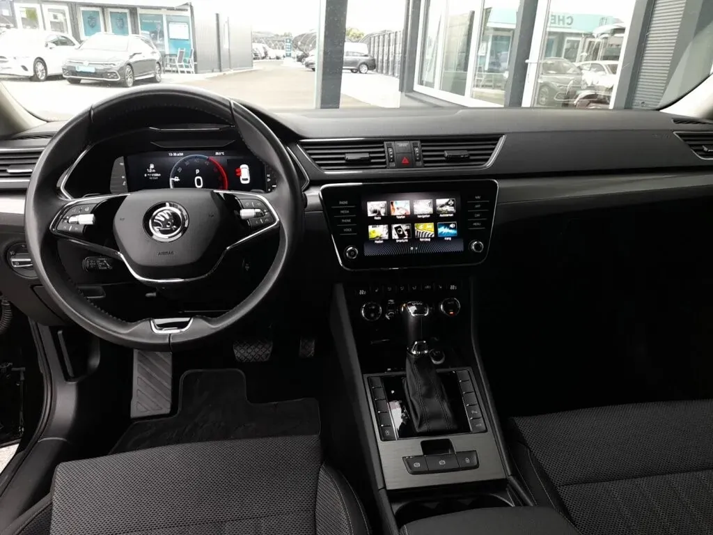 Skoda Superb 2022 photo 3