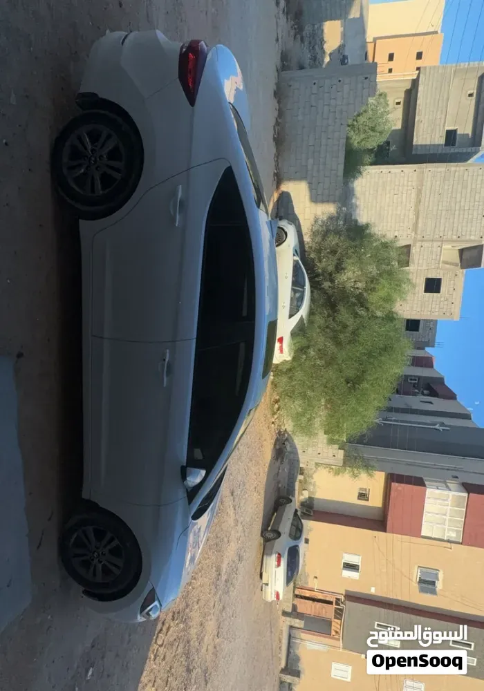 Hyundai Elantra 2018 photo 4