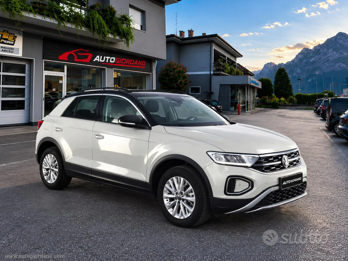 Volkswagen T-Roc 2024 photo 2