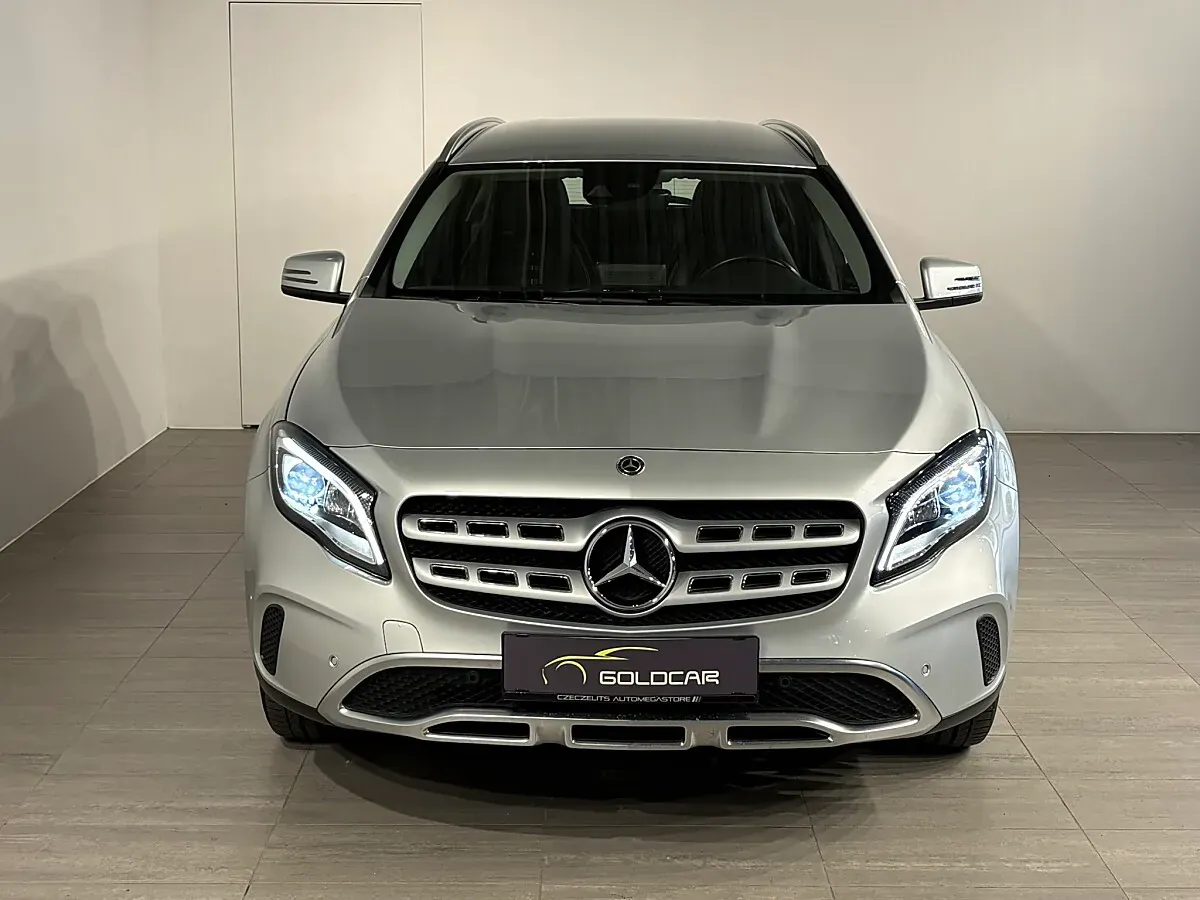 Mercedes-Benz Gla Class 2019 photo 2