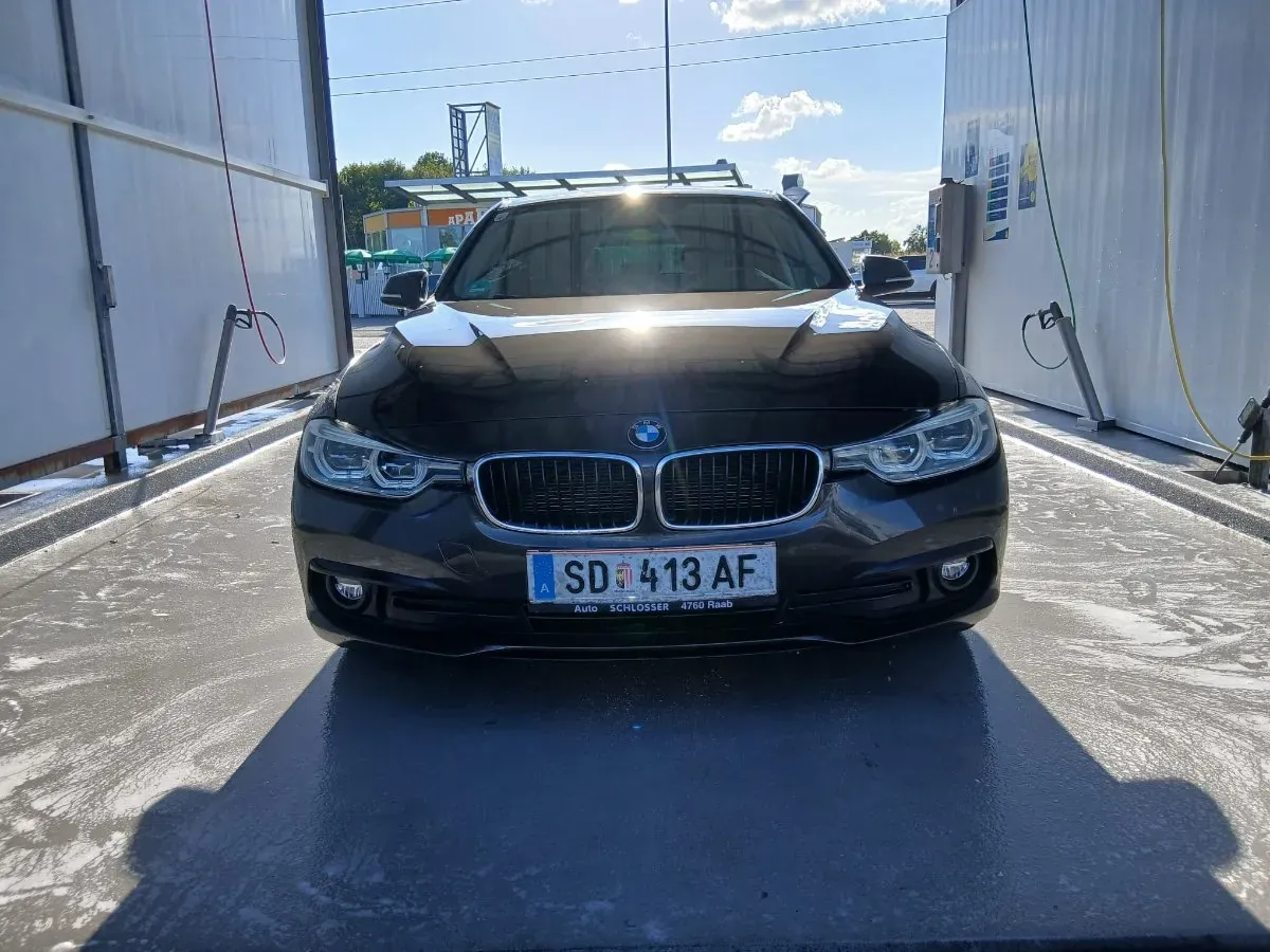 BMW 3 Series 2017 photo 3