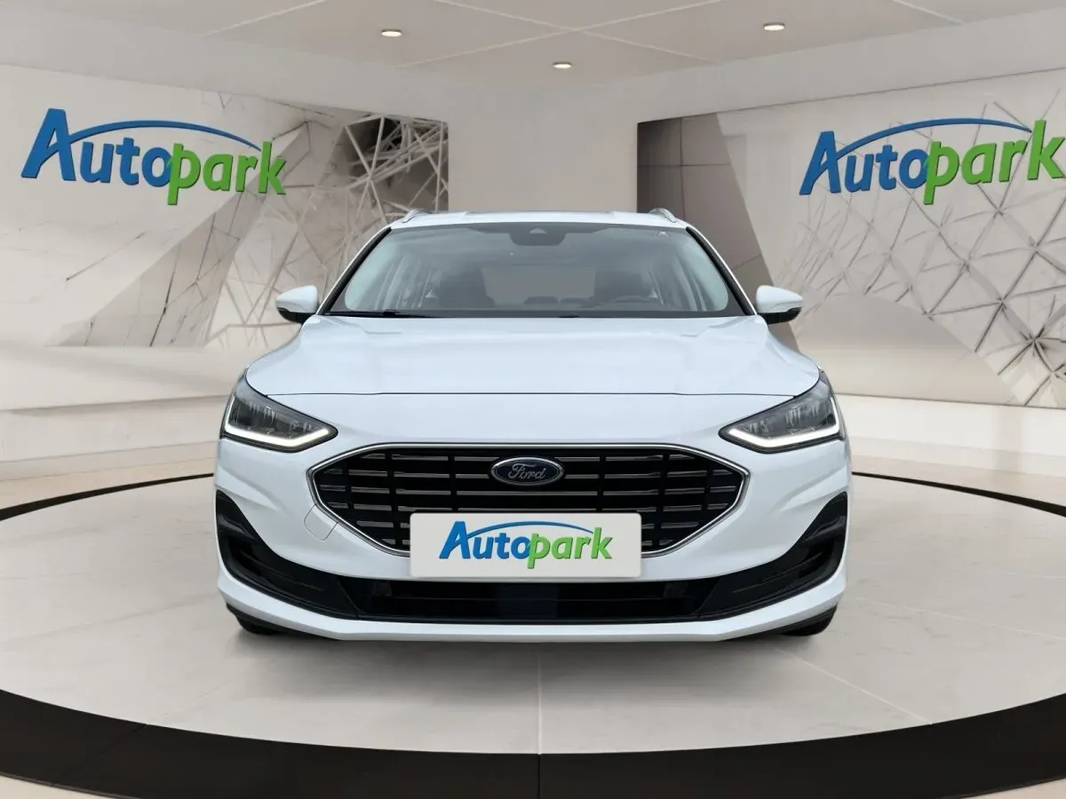 Ford Focus 2022 photo 2