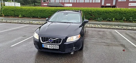 Volvo V70 2012 photo 2