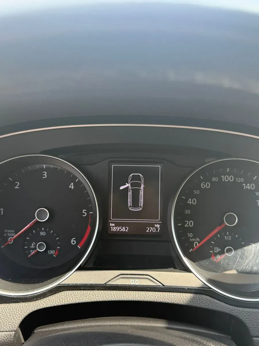 Volkswagen Passat 2017 photo 2
