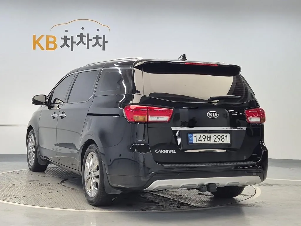 Kia Carnival 2018 photo 2