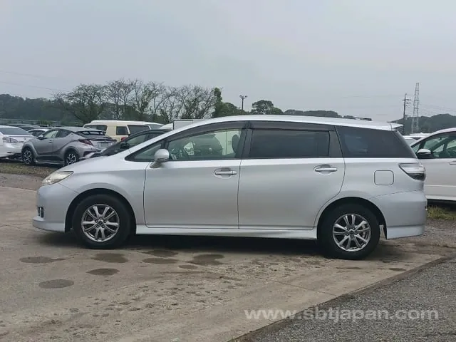 Toyota Wish X 2013 photo 4