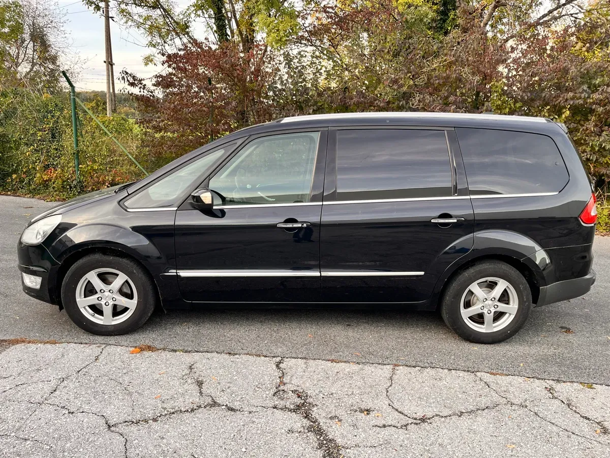 Ford Galaxy 2011 photo 3
