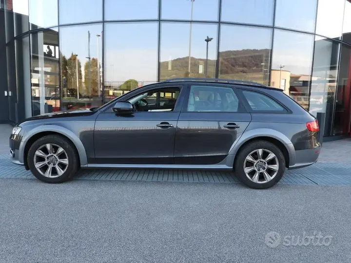 Audi A4 Allroad 2010 photo 2