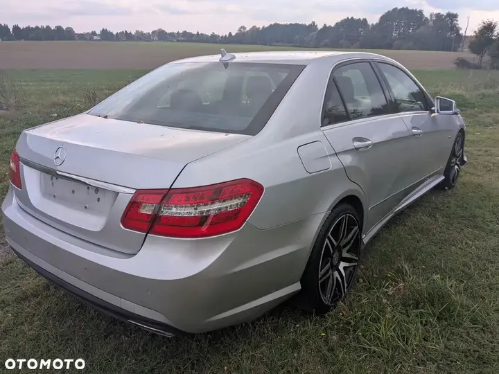 Mercedes-Benz E-Class 2013 photo 2