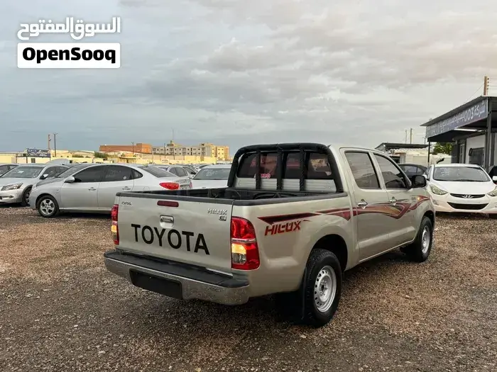 Toyota Hilux 2010 photo 4
