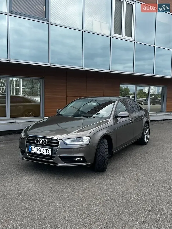 Audi A4 2012 photo 3
