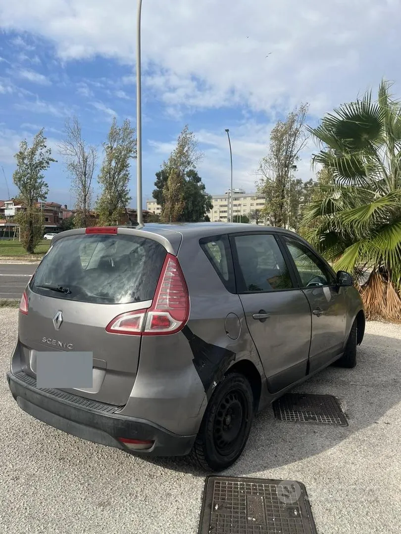 Renault Scenic 2009 photo 2