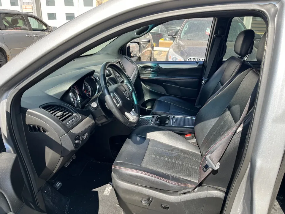 Dodge Grand Caravan 2017 photo 5