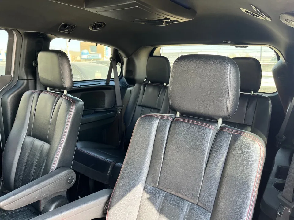 Dodge Grand Caravan 2017 photo 3