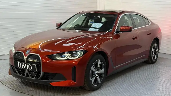 BMW I4 2022 photo 5