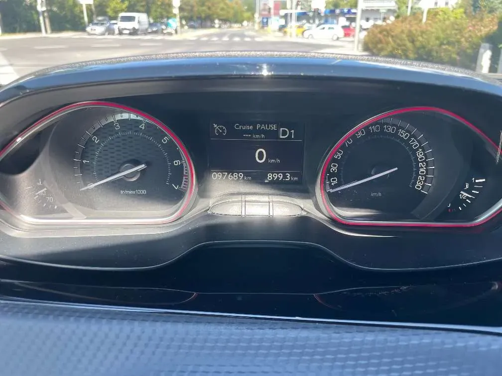 Peugeot 2008 2017 photo 3
