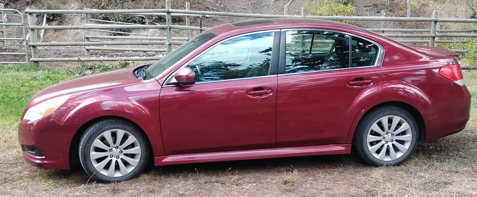Subaru Legacy 2010 photo 2