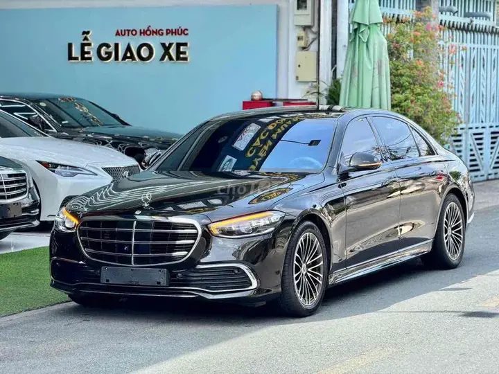 Mercedes-Benz S-Class