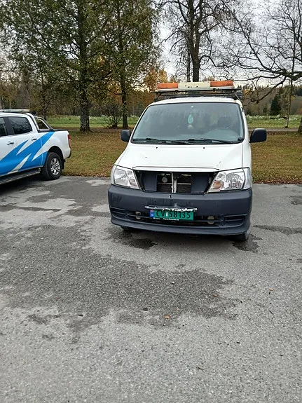 Toyota Hiace 2010 photo 2